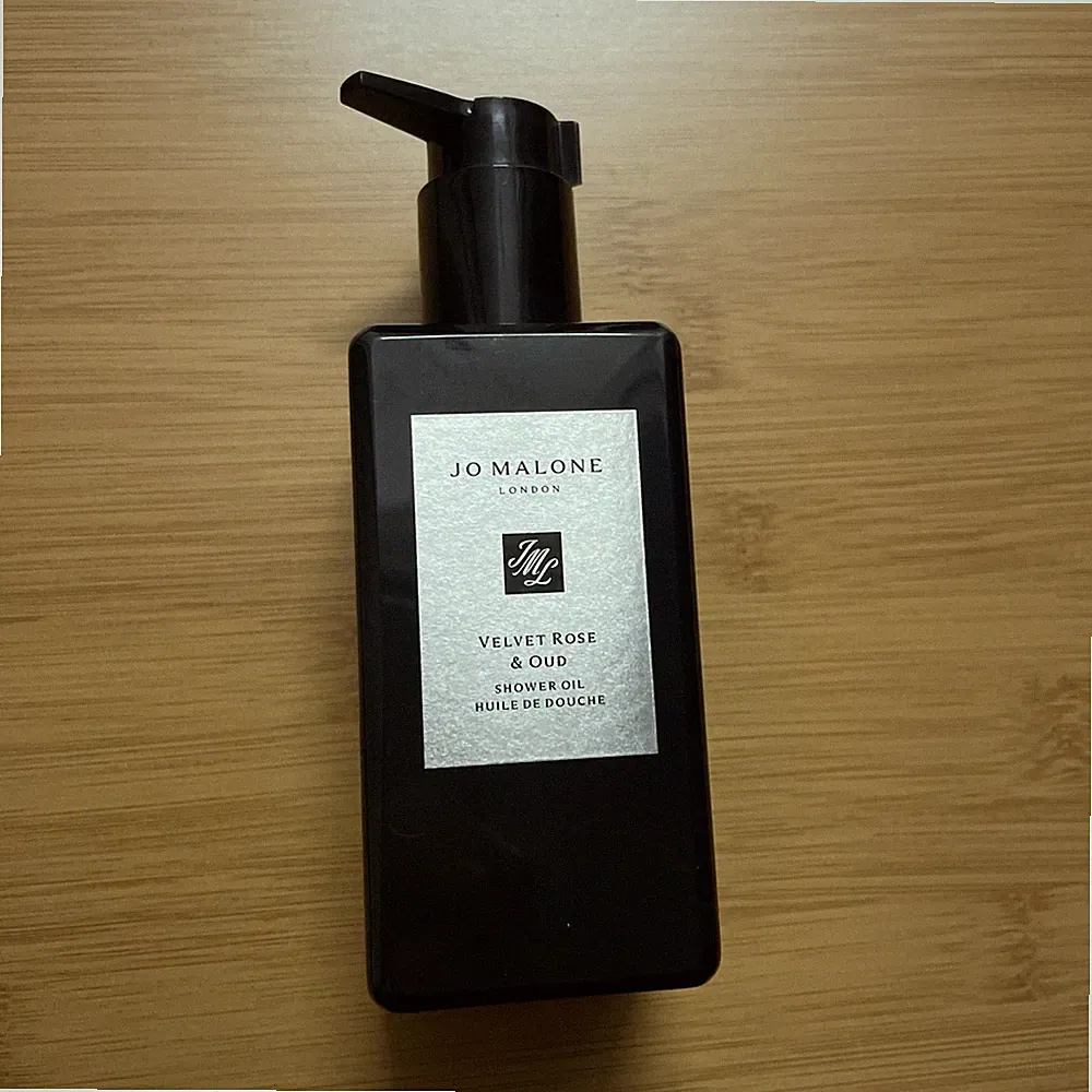 Jo Malone London Velvet Rose and Oud Shower Oil 8.5 oz 250 ml Perfume
